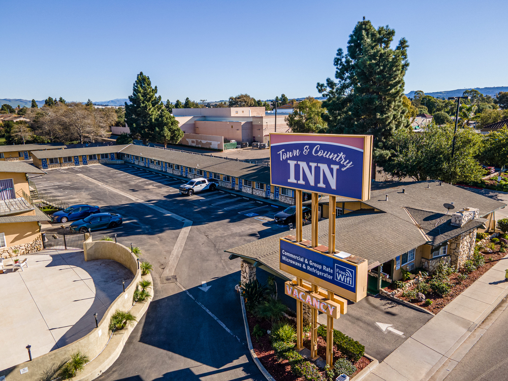 T & C Inn - Exterior