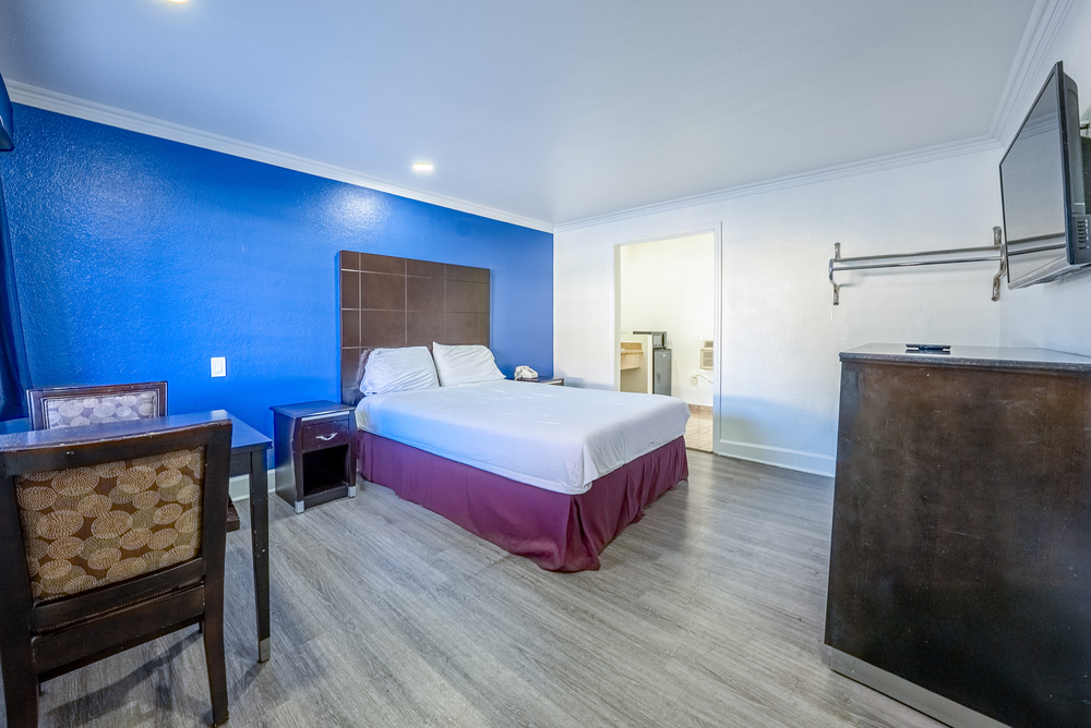 T & C Inn - Guestroom