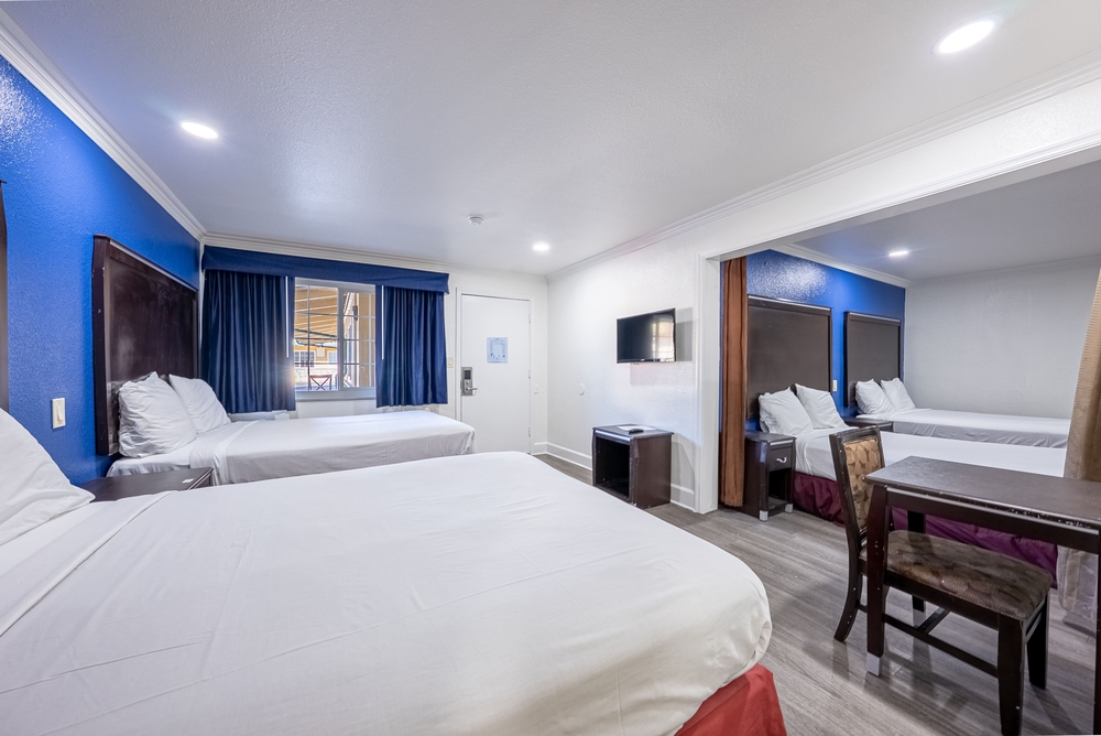 T & C Inn - Guestroom