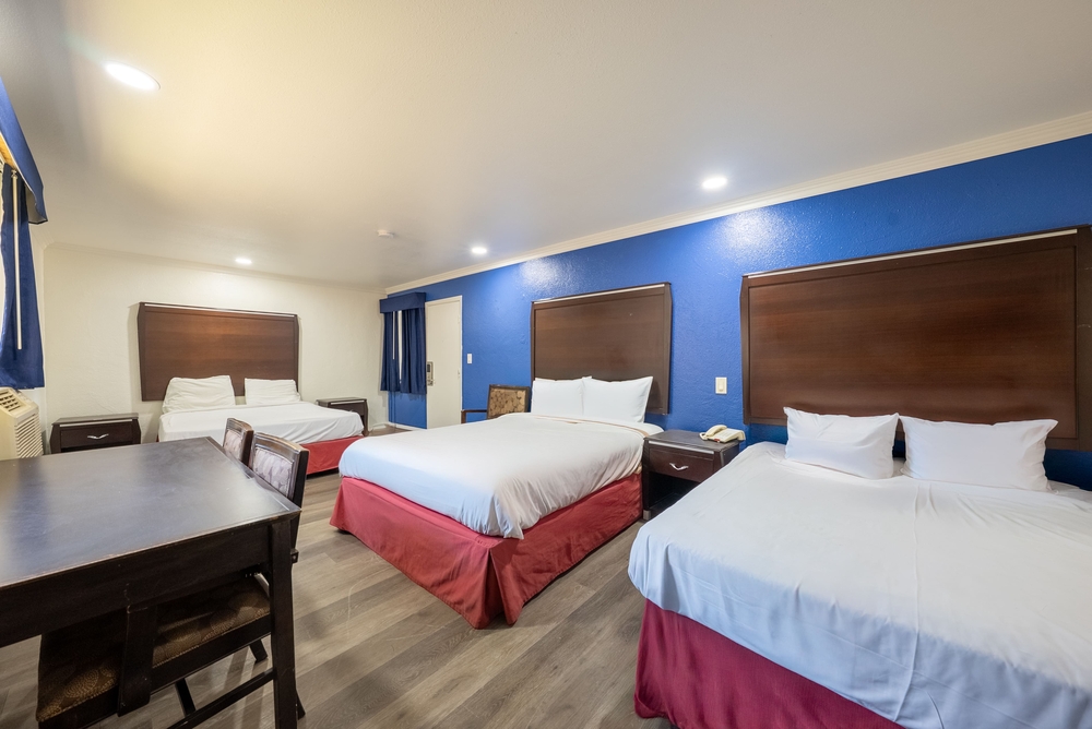 T & C Inn - Guestroom